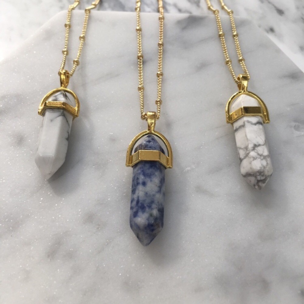 LAST ONE🦄Gold Marble Pendant Necklace - Picture 2 of 5